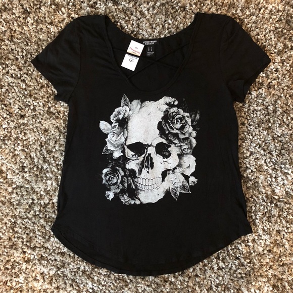 NWT SKULL T-SHIRT - Picture 2 of 8